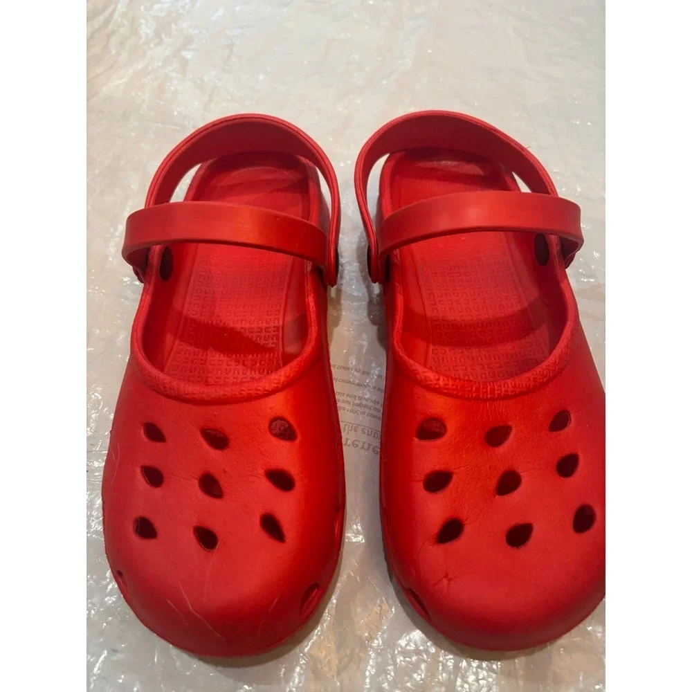 Capelli Of New‎ York  Water Shoes Size 6